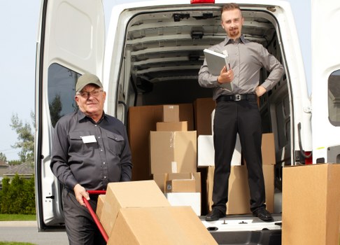 Requesting a quotation for a Battersea removal van service
