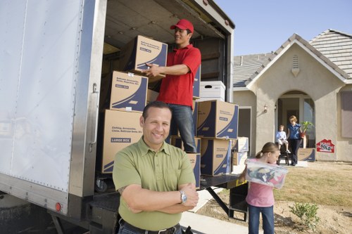 Measured van space showing cubic-yard moving estimate