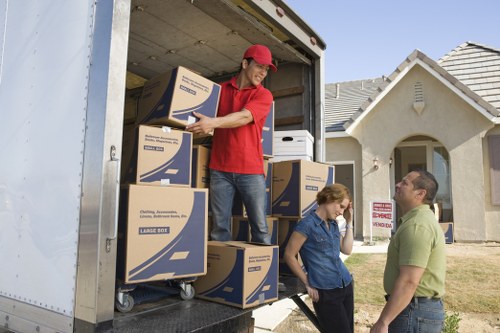 Reliable removal van in Battersea for organized residential moving